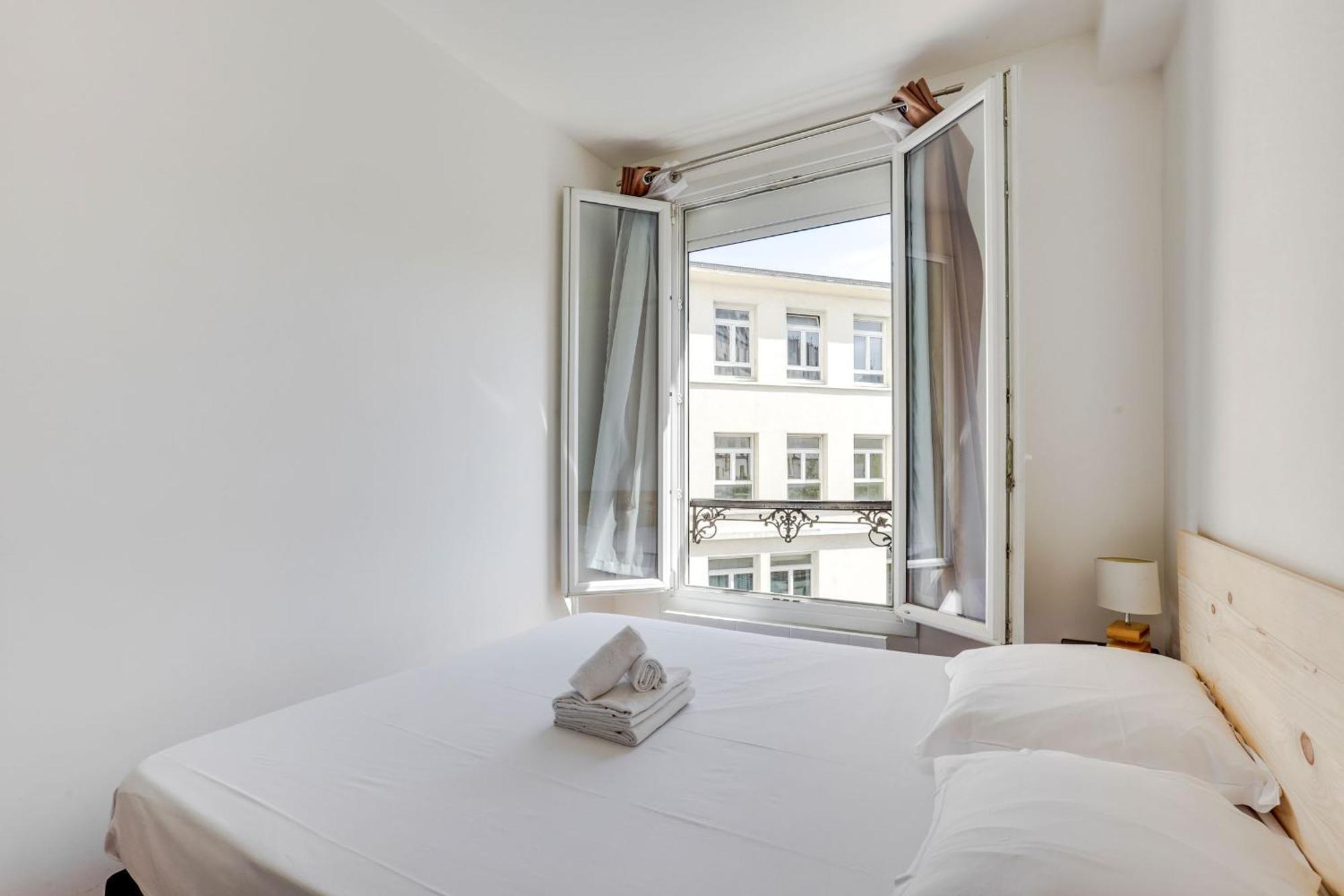 Montmartre & Sacre-Coeur - 2Br - Cityapartmentstay Paris Exteriör bild