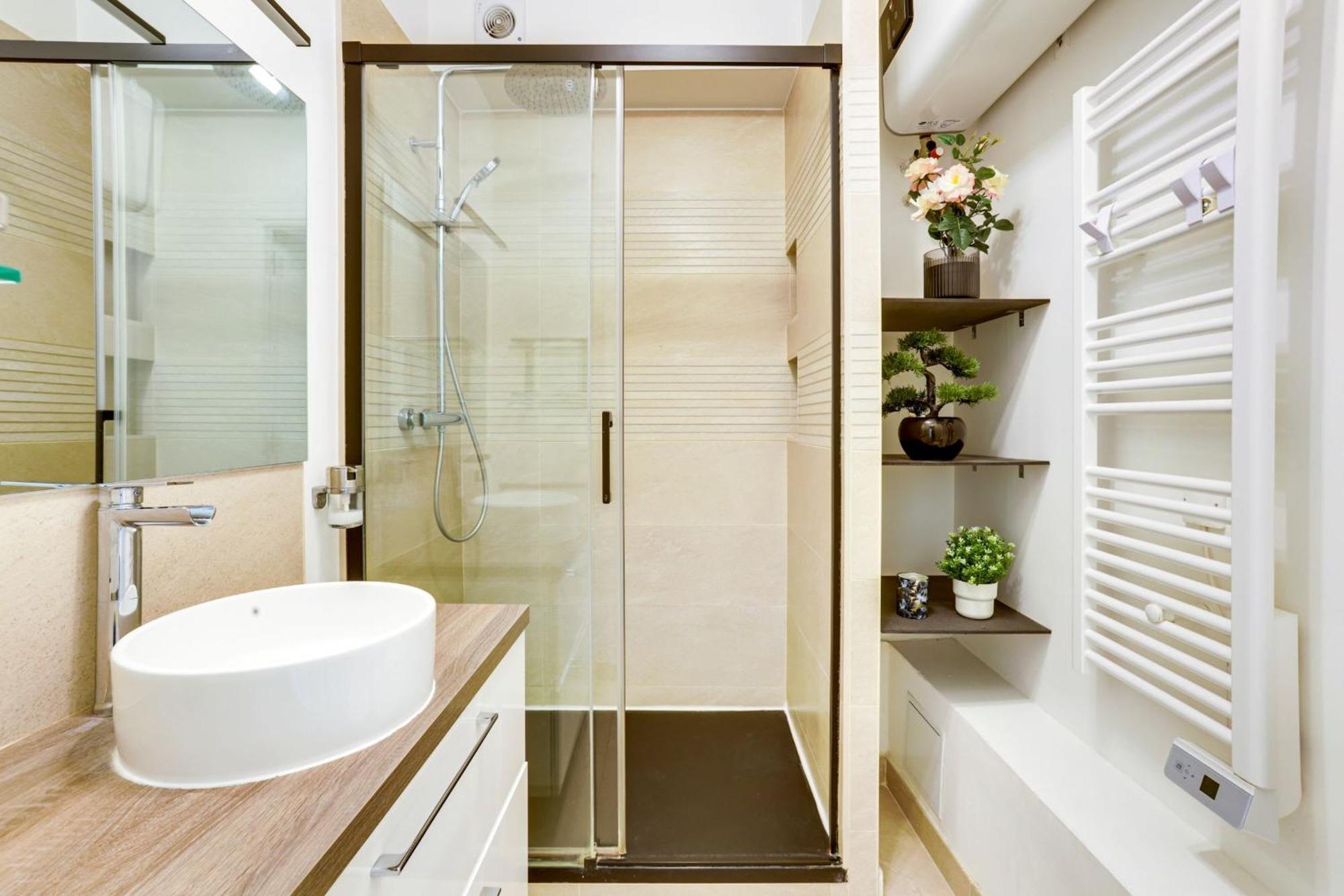 Montmartre & Sacre-Coeur - 2Br - Cityapartmentstay Paris Exteriör bild