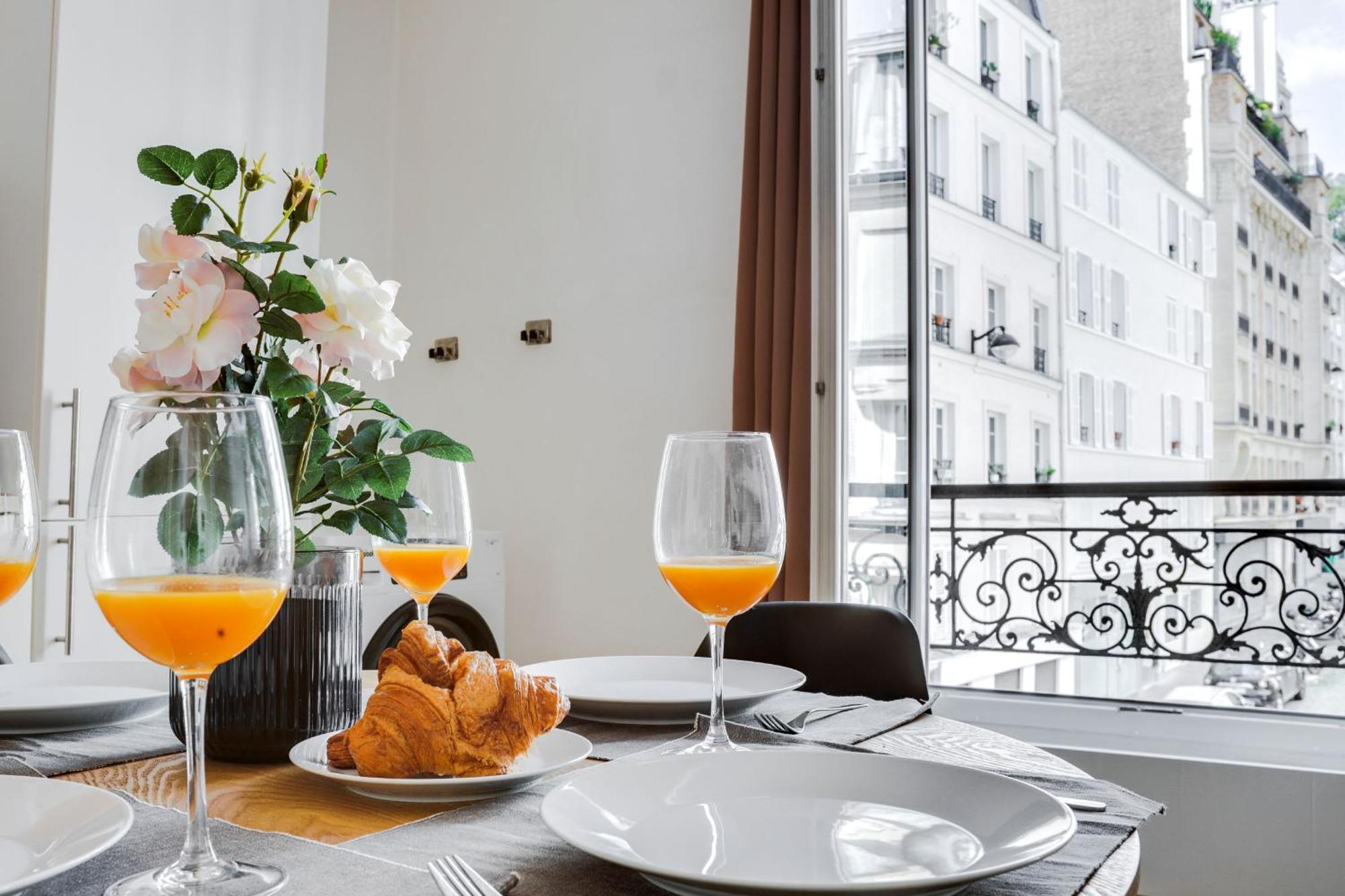 Montmartre & Sacre-Coeur - 2Br - Cityapartmentstay Paris Exteriör bild